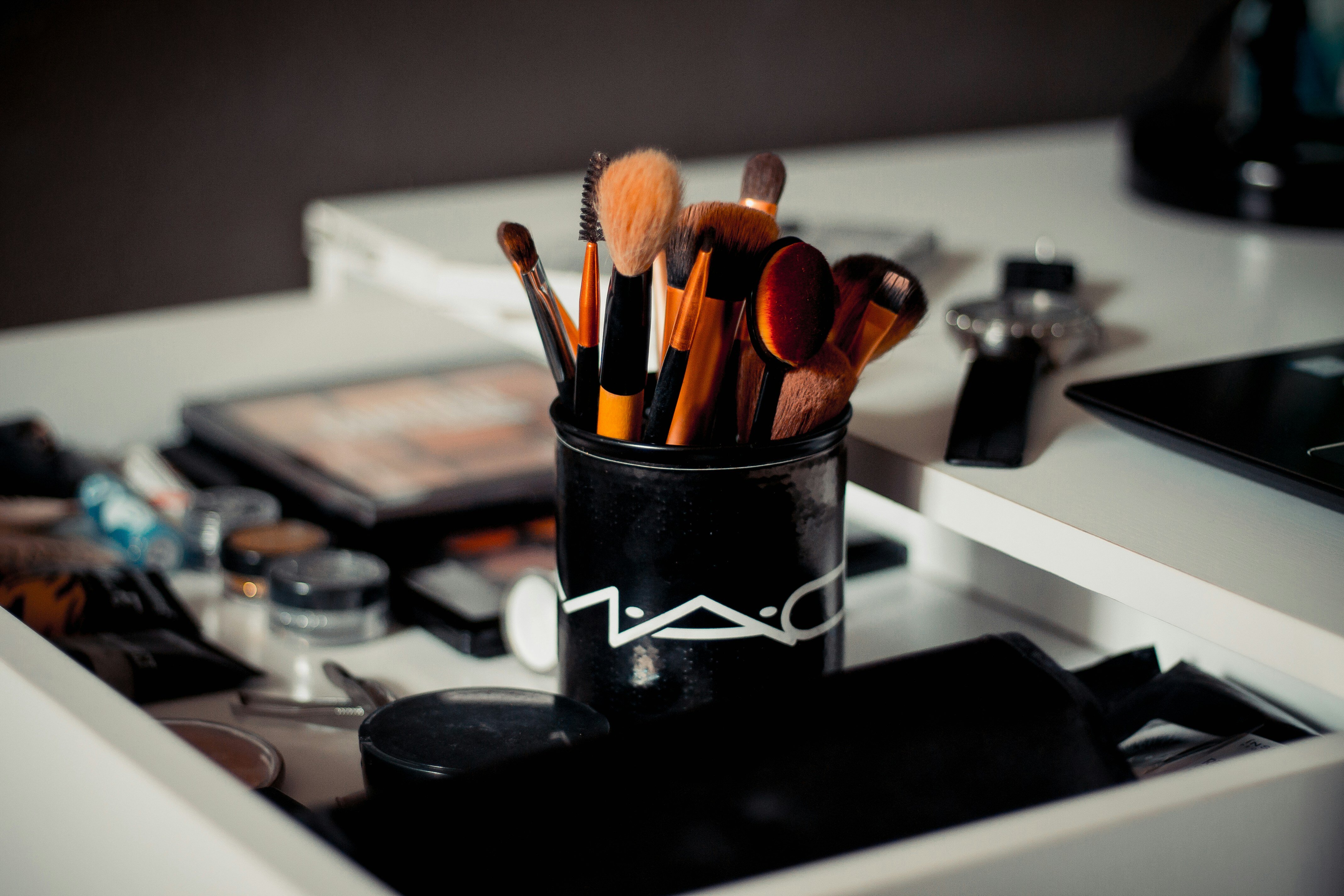Top Elements to Include in Your Makeup Artist Portfolio
